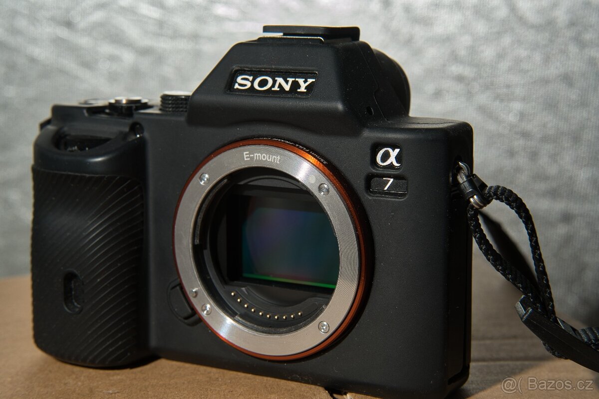 Sony A7 + příslušenství - 2