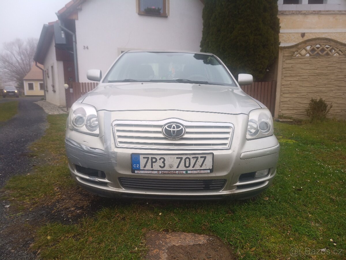 toyota avensis 2,0D r.v.2003 - 2