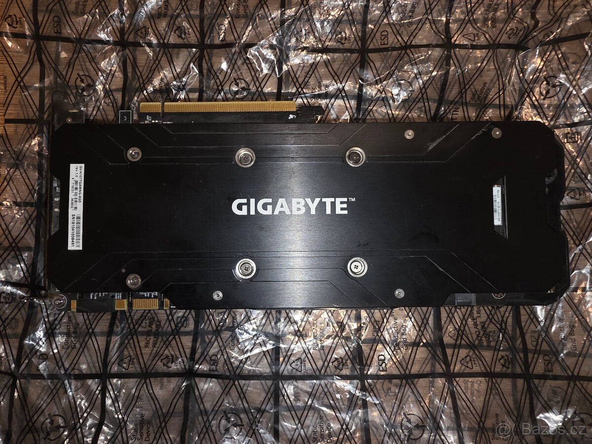 GIGABYTE GeForce GTX 1070 Ti Gaming - 2