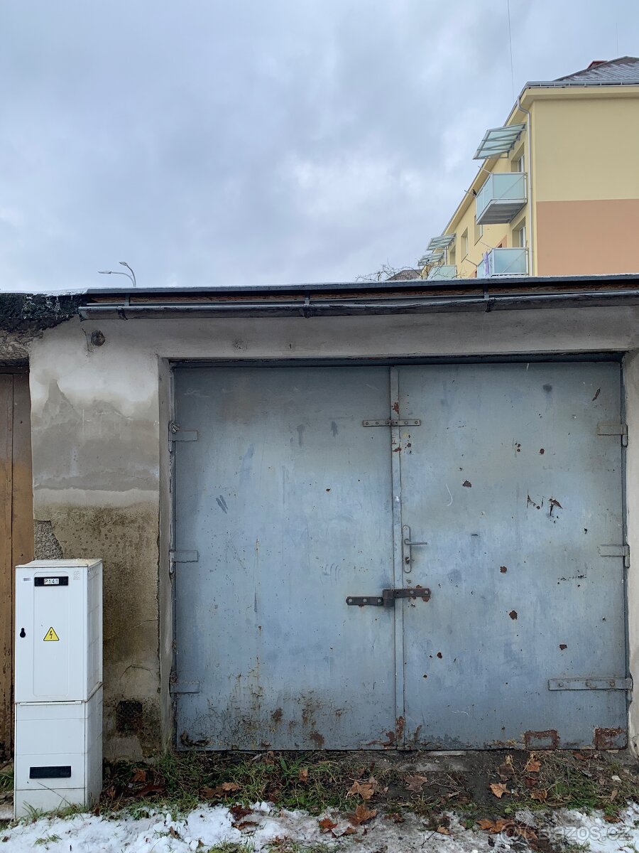 Pronajmu garáž - 2