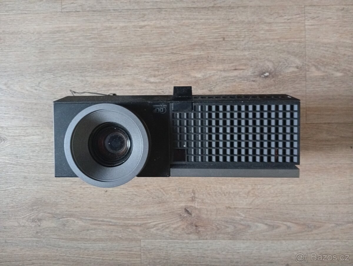 Prodám projektor DELL - 2