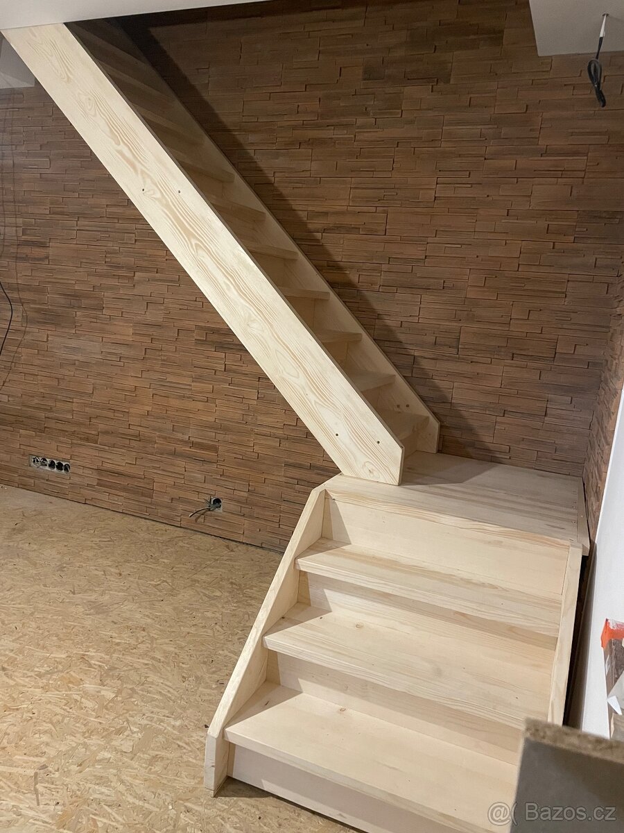 Dřevěné schodiště - 2