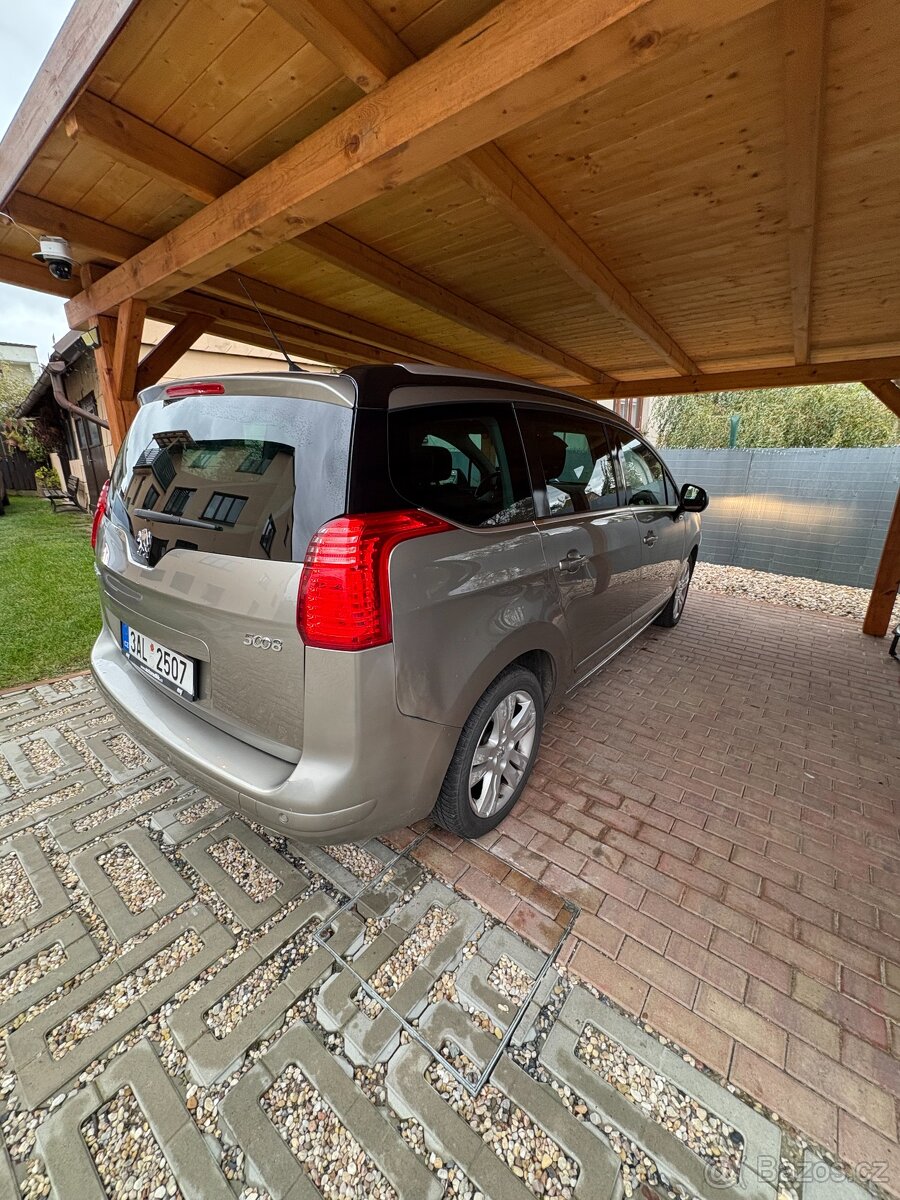 Peugeot 5008 1.9 HDi - automat - 2
