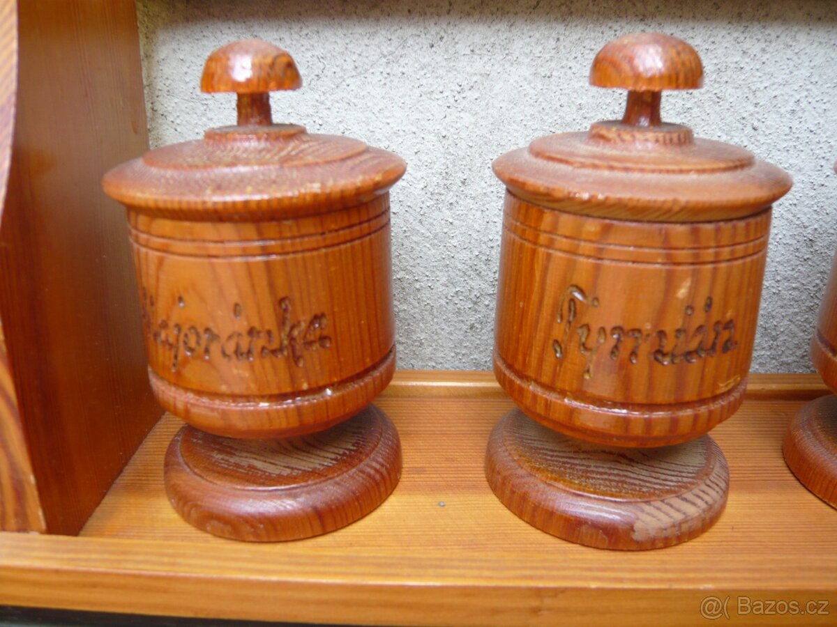 Poličky na chalupu, chatu - 2