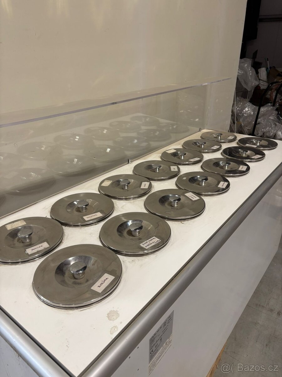 Zmrzlinová vitrína - 2