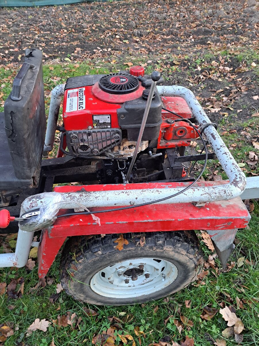 Čtyřtaktní traktor tera - 2