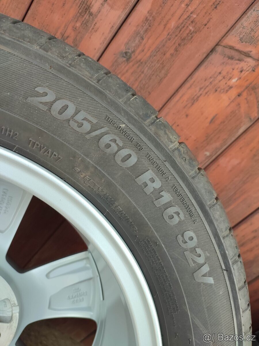 NOVÁ letní sada Škoda Kamiq 5x100 r16 pneu Kumho 205/60 r16 - 2