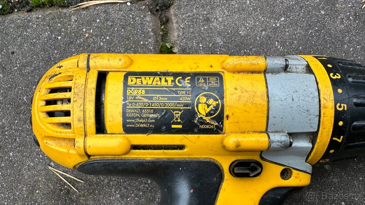 Aku vrtačka a pila Dewalt - 2