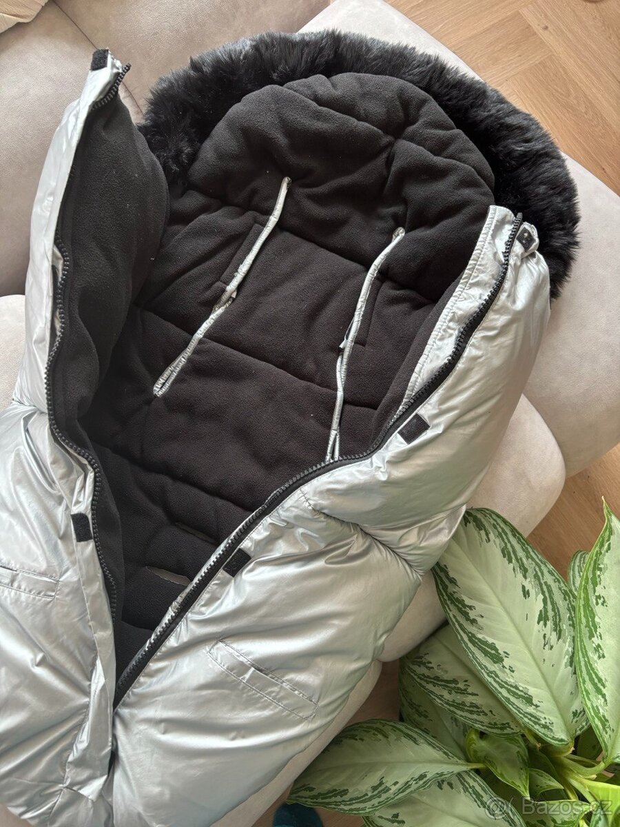 Zimní fusak The tiny universe - 2