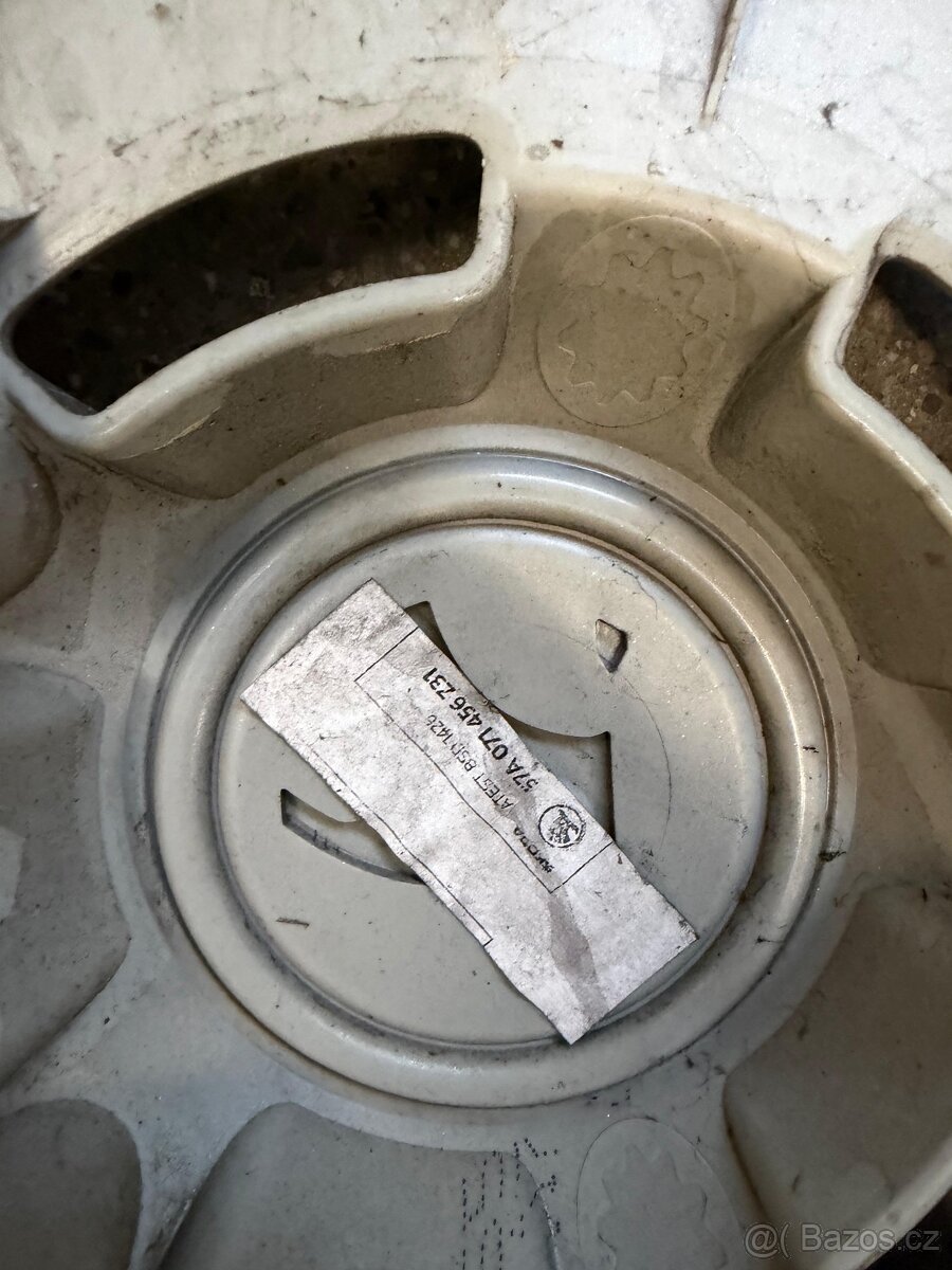 Poklice kola 15” BORNEO Škoda, kryty kol- sada 4ks. - 2