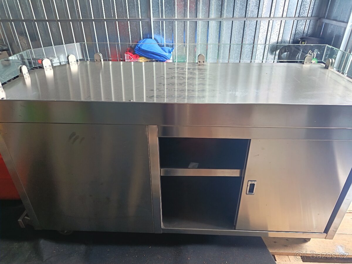 nerezovy pracovni stul - 2