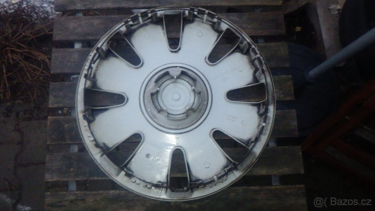 1ks originál poklice Ford 16" - 2