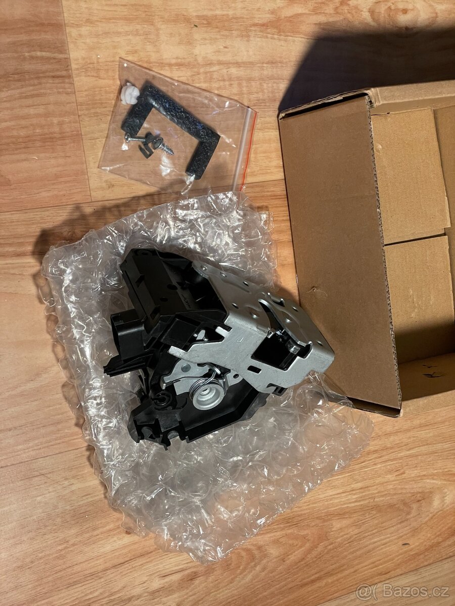 Zámek centrálu dveří přední levý - 2