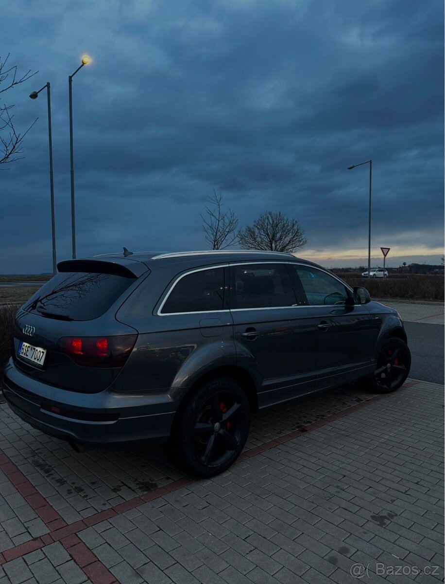 Audi Q7 4L Quattro - 2
