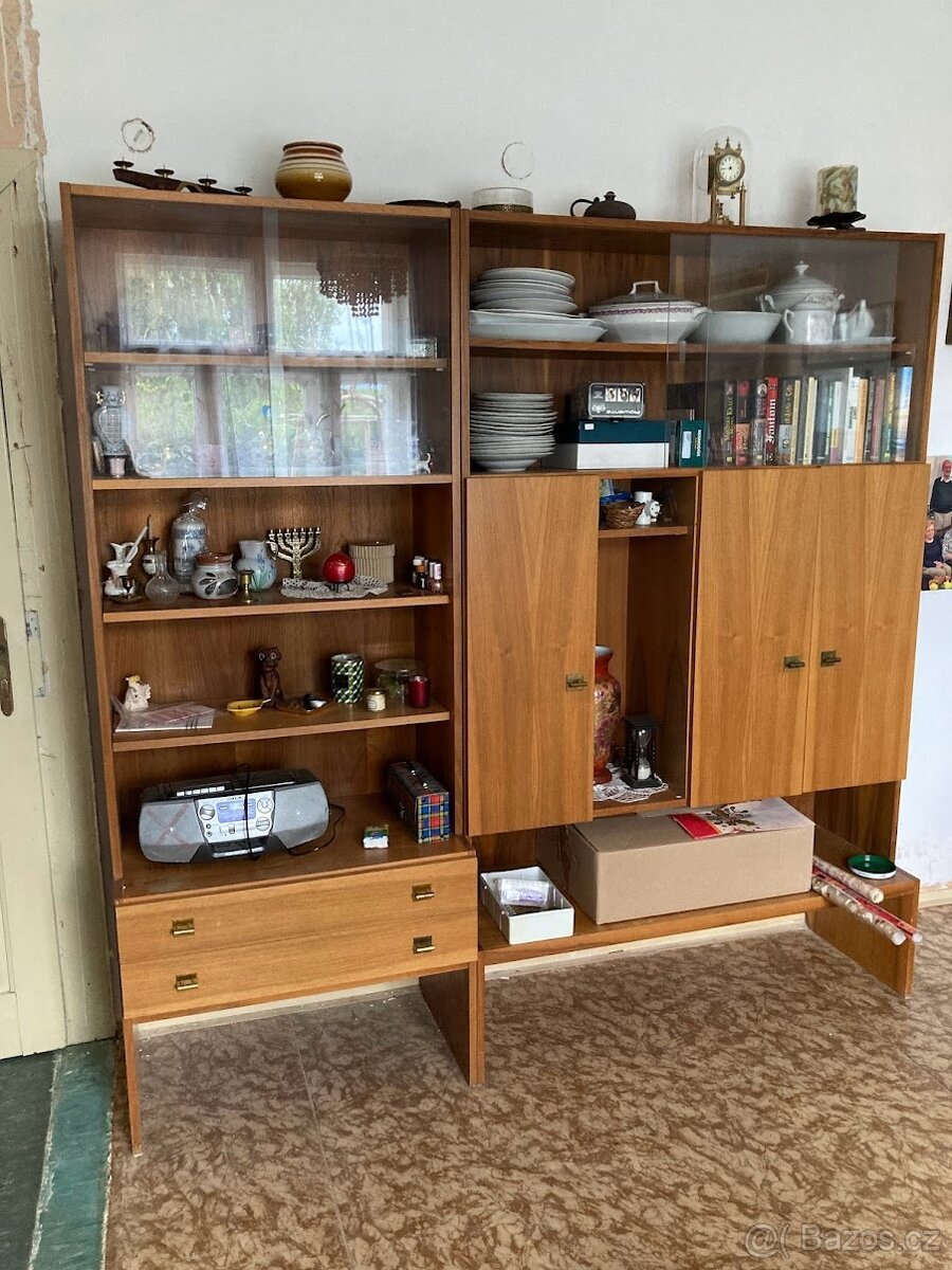 RETRO - OBÝVACÍ STĚNA ČTYŘDÍLNÁ - 2