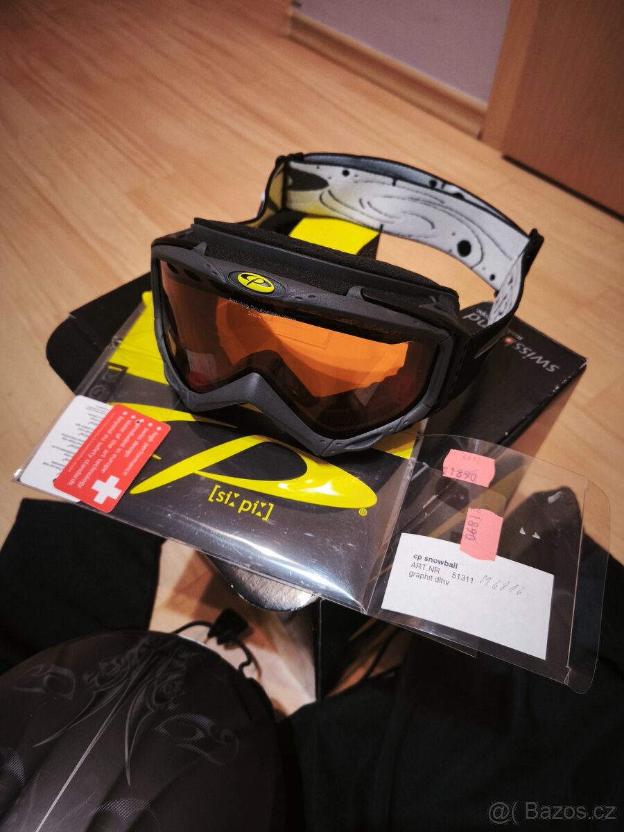 Lyžařská helma, brýle - 2