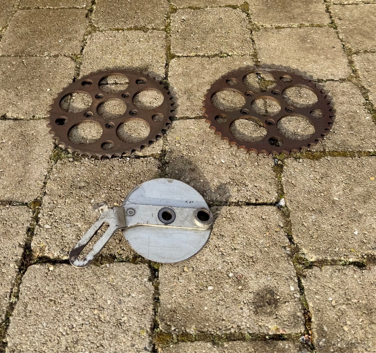 Jawa 100 Robot - rozety - 2