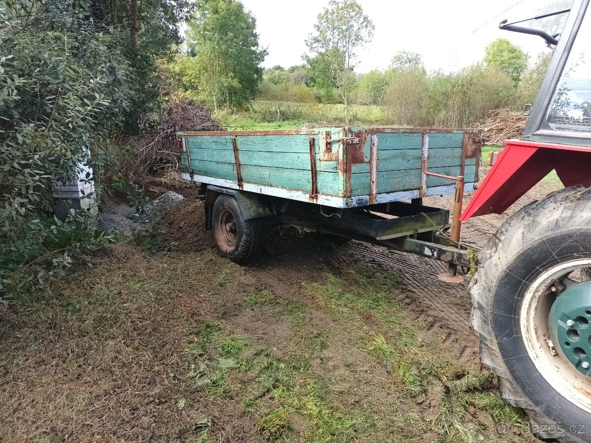 Sklopný jednoosý vlek za traktor - 2