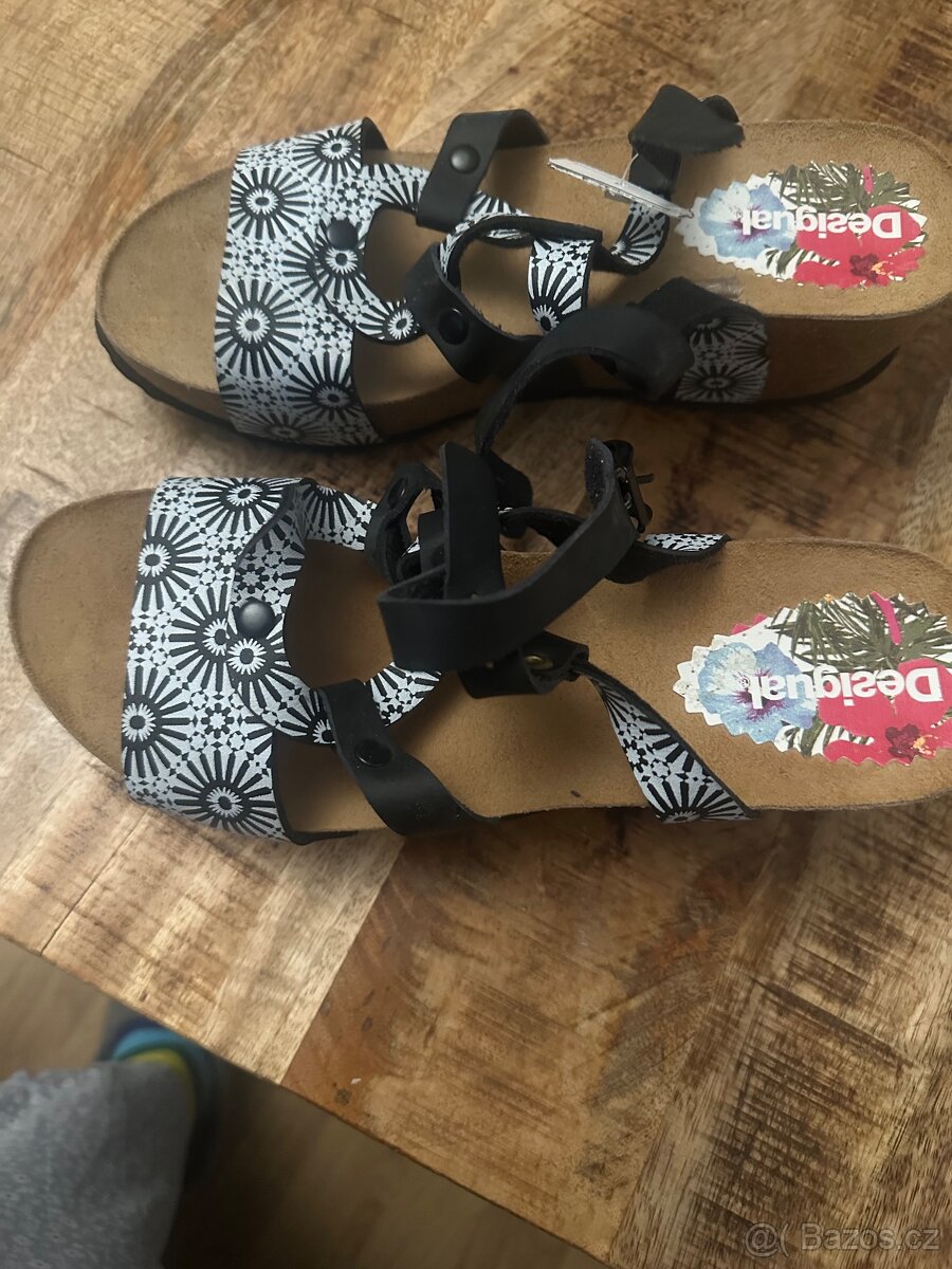 DESIGUAL nové vel 40 - 2