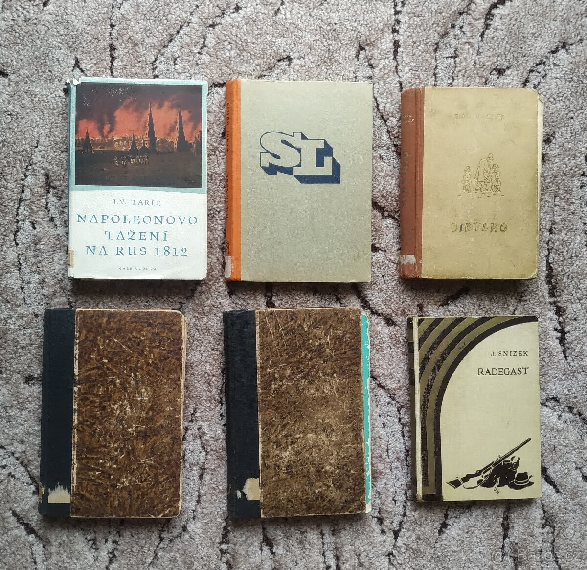 Staré knihy 8/10 - 2