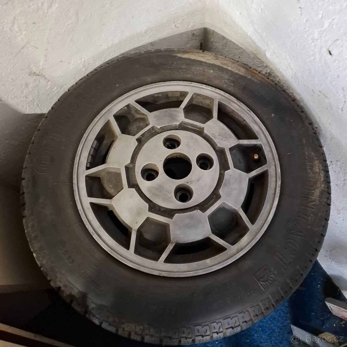 Saab 99 kola Soccer balls - 2