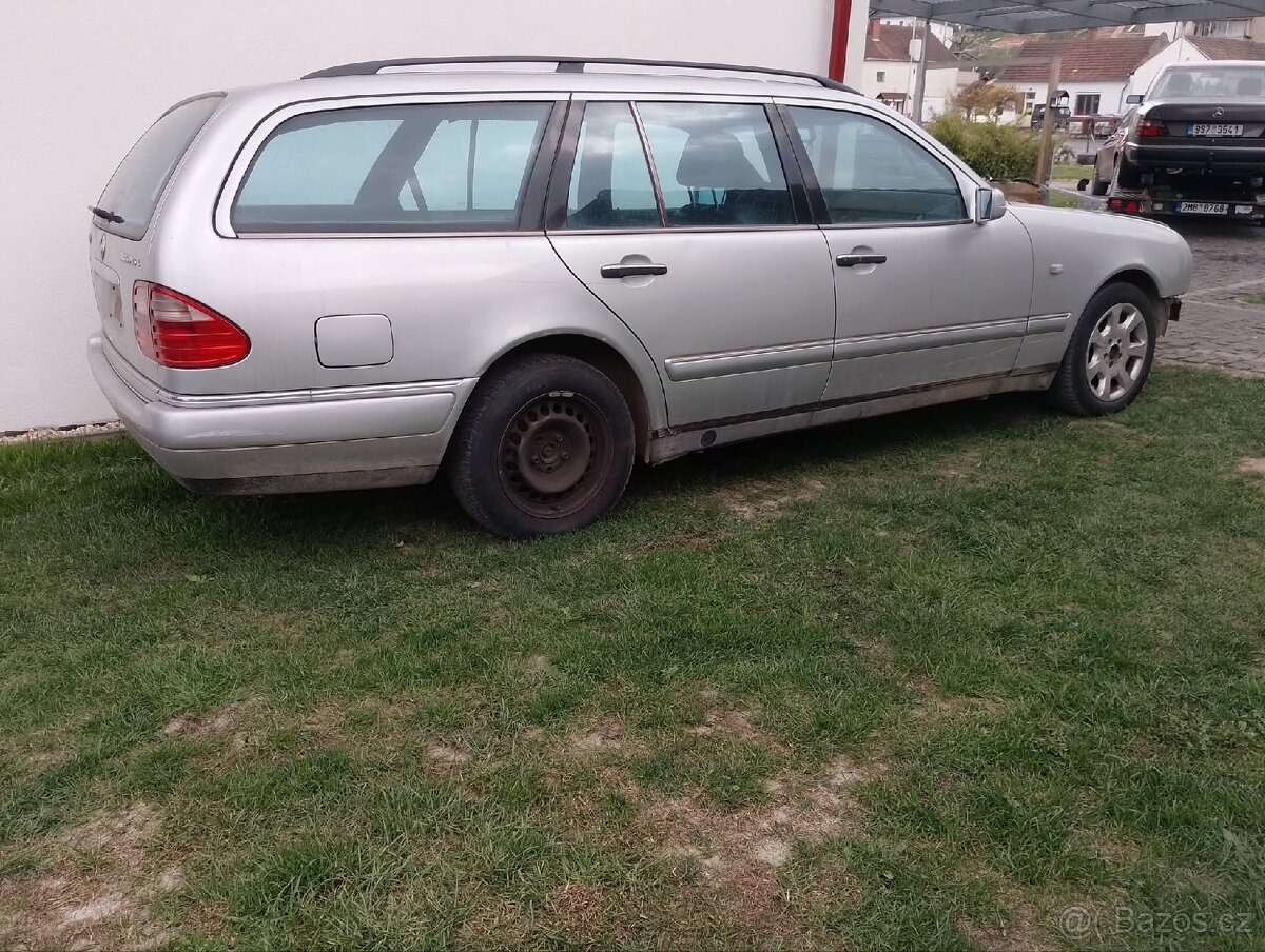 Mercedes 300td díly - 2