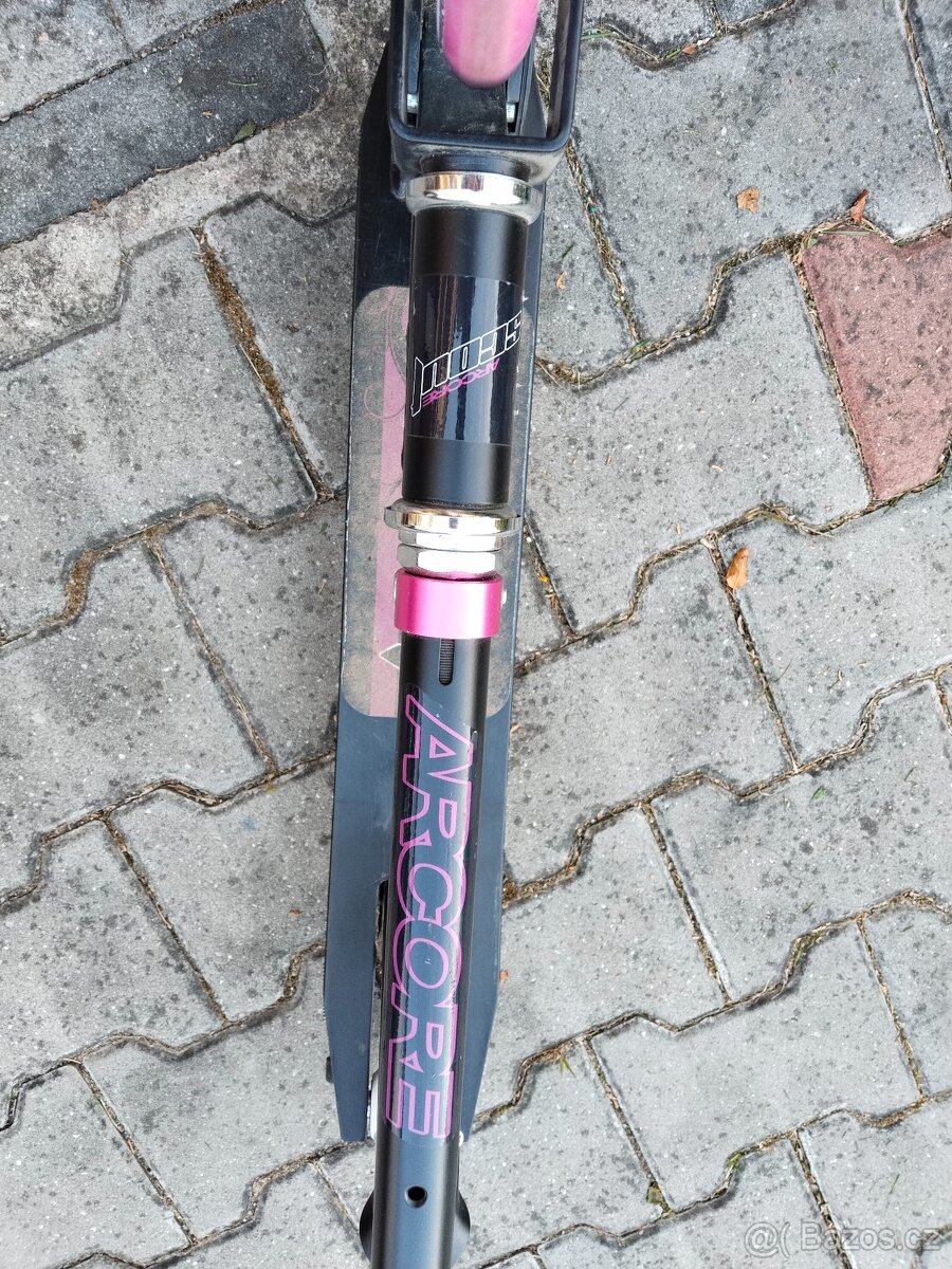 Prodám dětskou koloběžku Arccore - 2