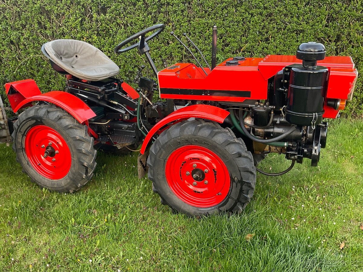 Prodám malotraktor TZ-4K-14 s vlekem - 2