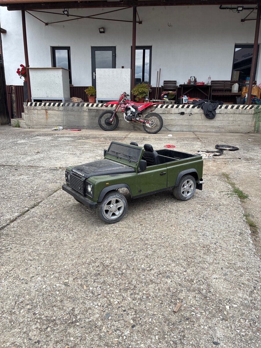 Dětské autíčko landrover defendr - 2
