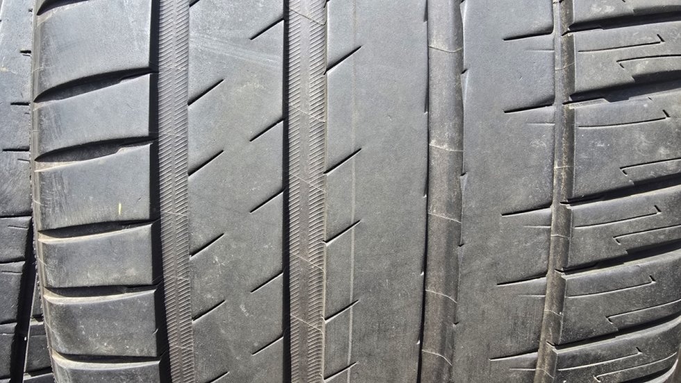 Letní pneu 255/40/20 Michelin - 2