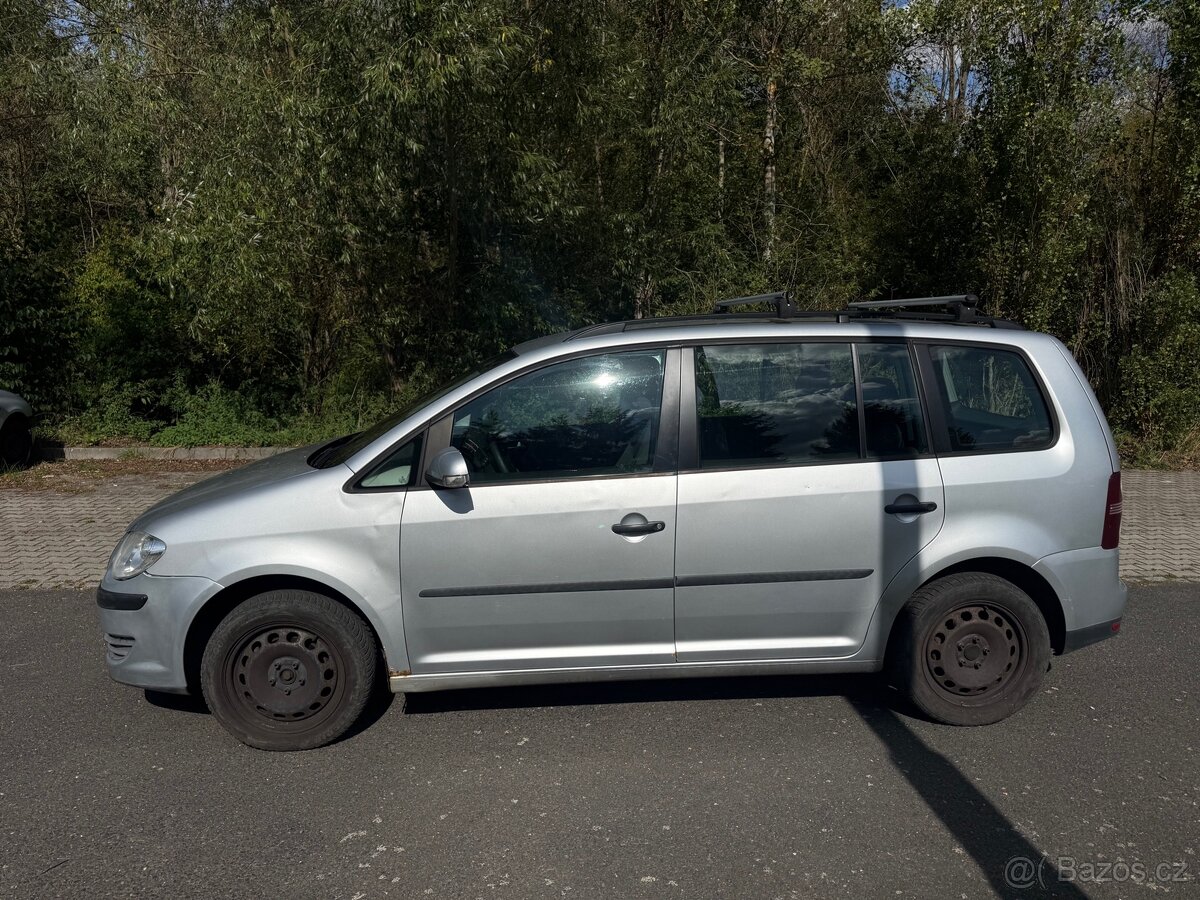 Volkswagen Touran - 2