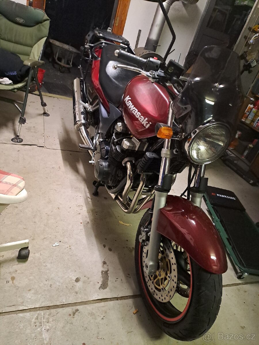 KAWASAKI ZR7 - 2