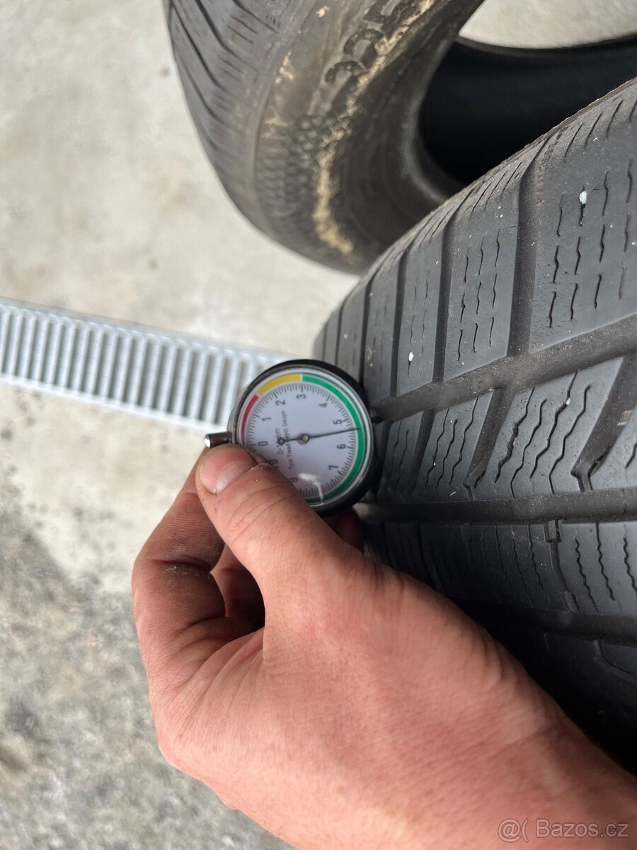 Pneu 225/60/18 - 2