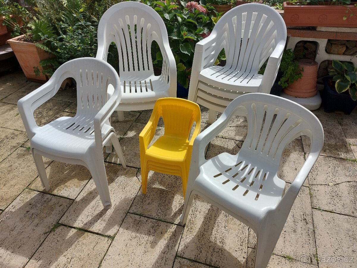 Plastové židle - 2
