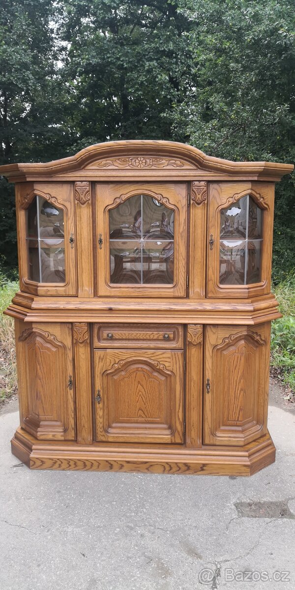 Rustikální komoda s vitrínkou na pověsení s osvětlením - 2