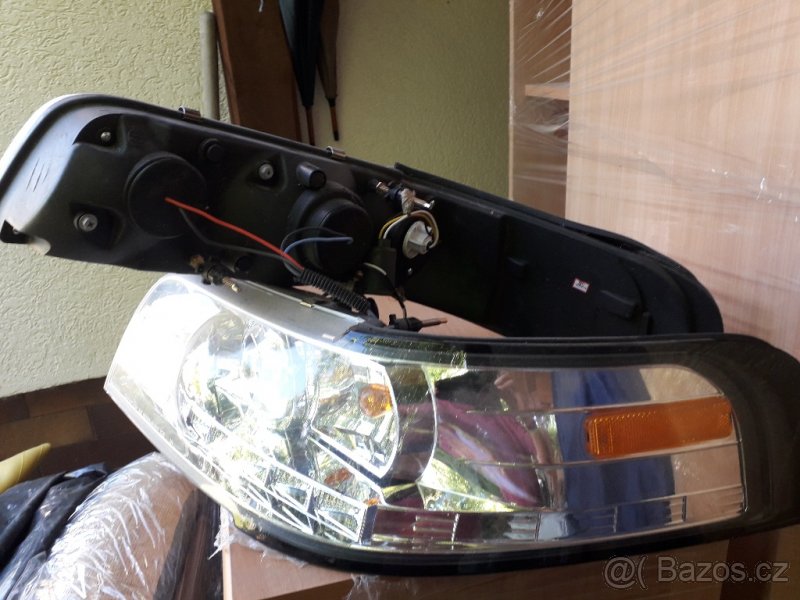 Ford Victoria Crown přední světla - 2