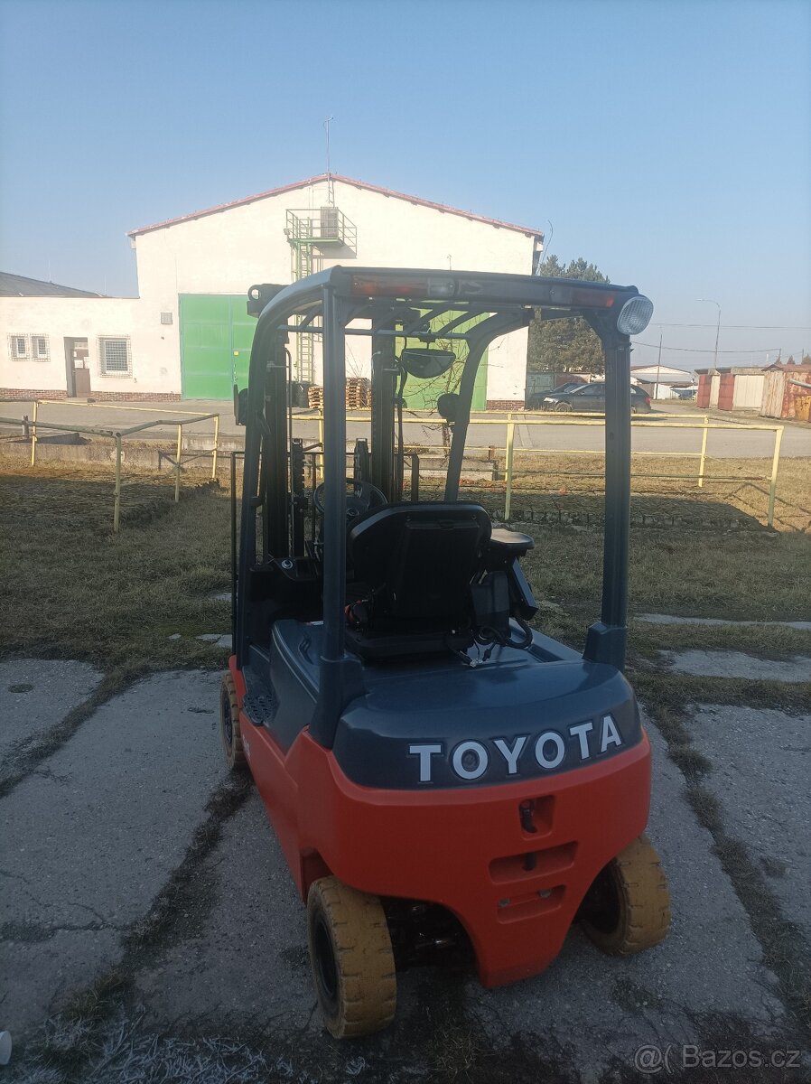 Vysokozdvižný vozík Toyota - 2
