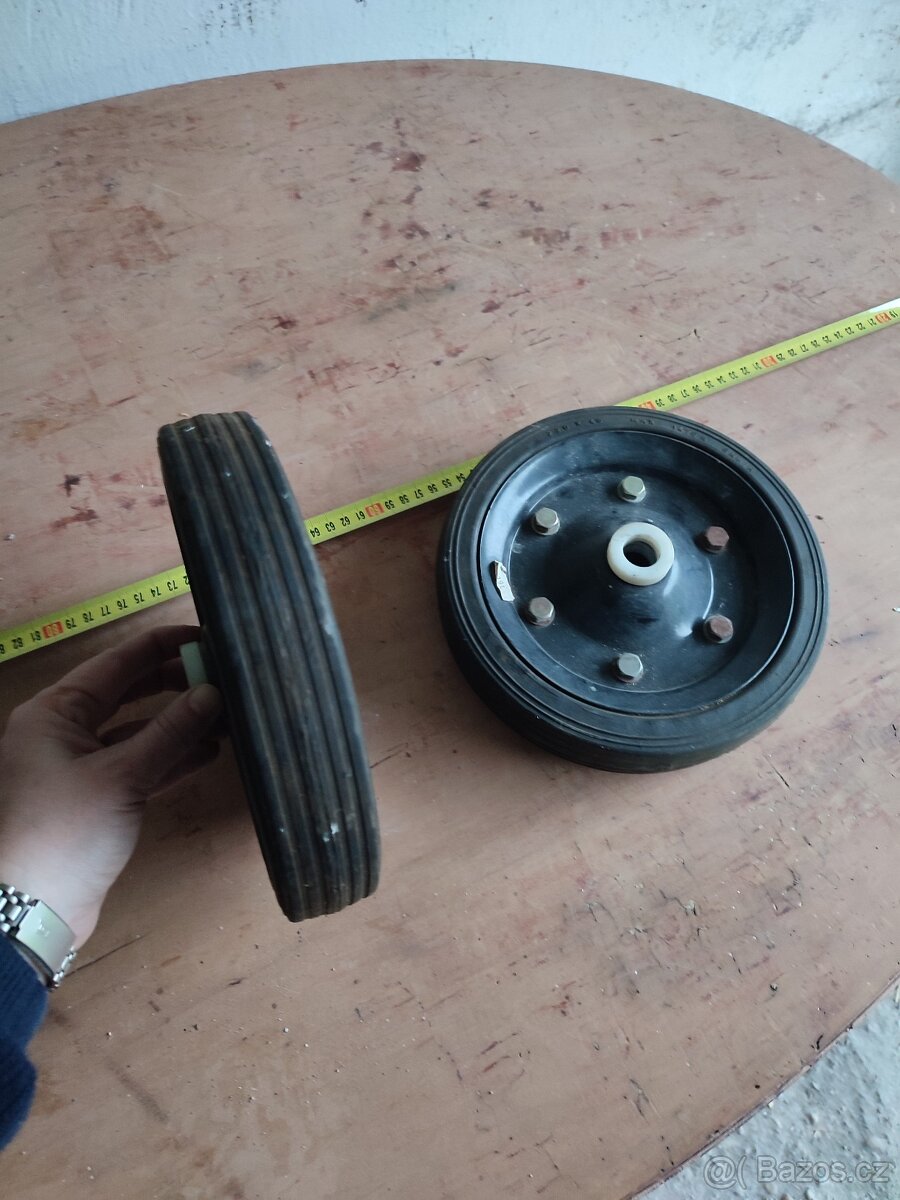 Pryžové kolo nenafukovací - 2