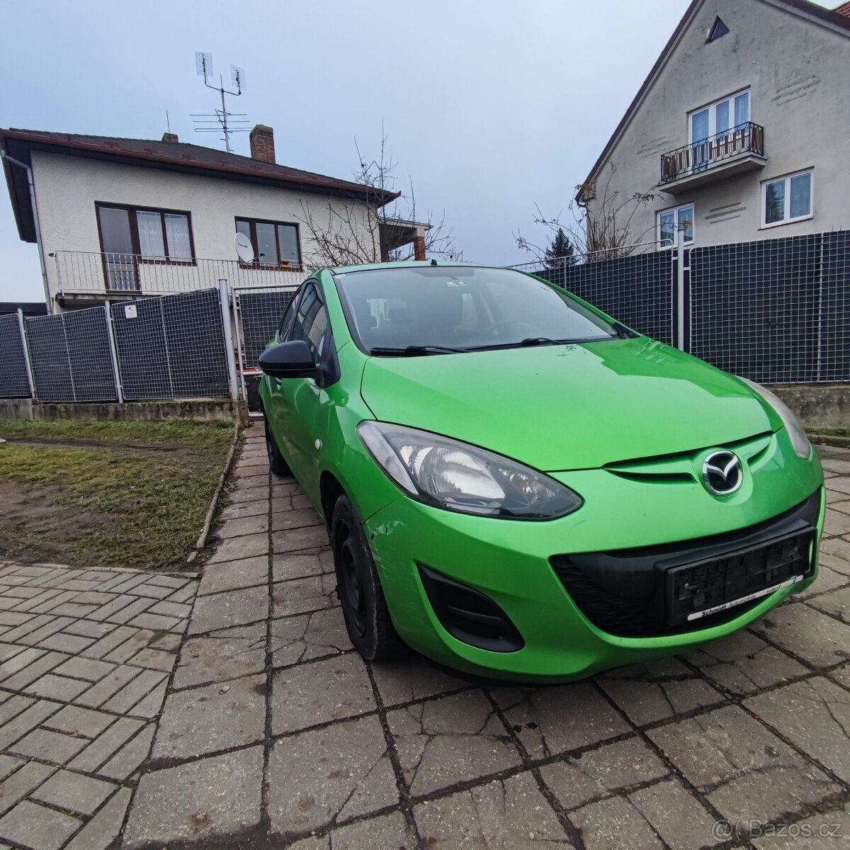 Mazda 2 benzín rok 2011 - 2