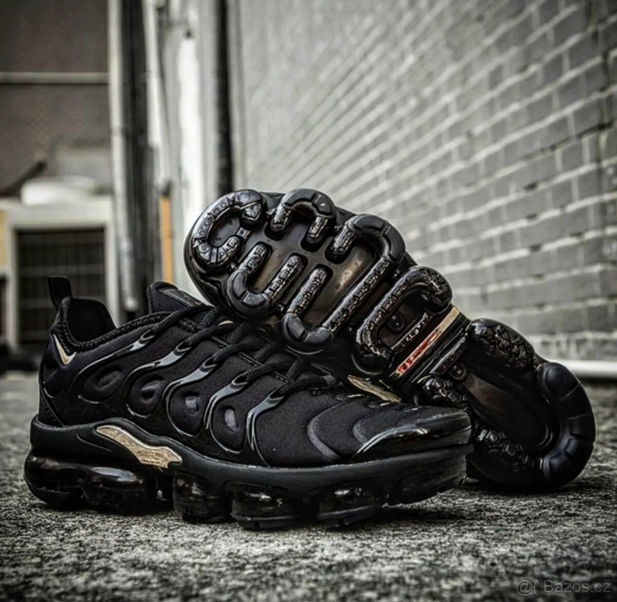 NIKE Air Vapormax "Black/Gold" 43 EU - 2