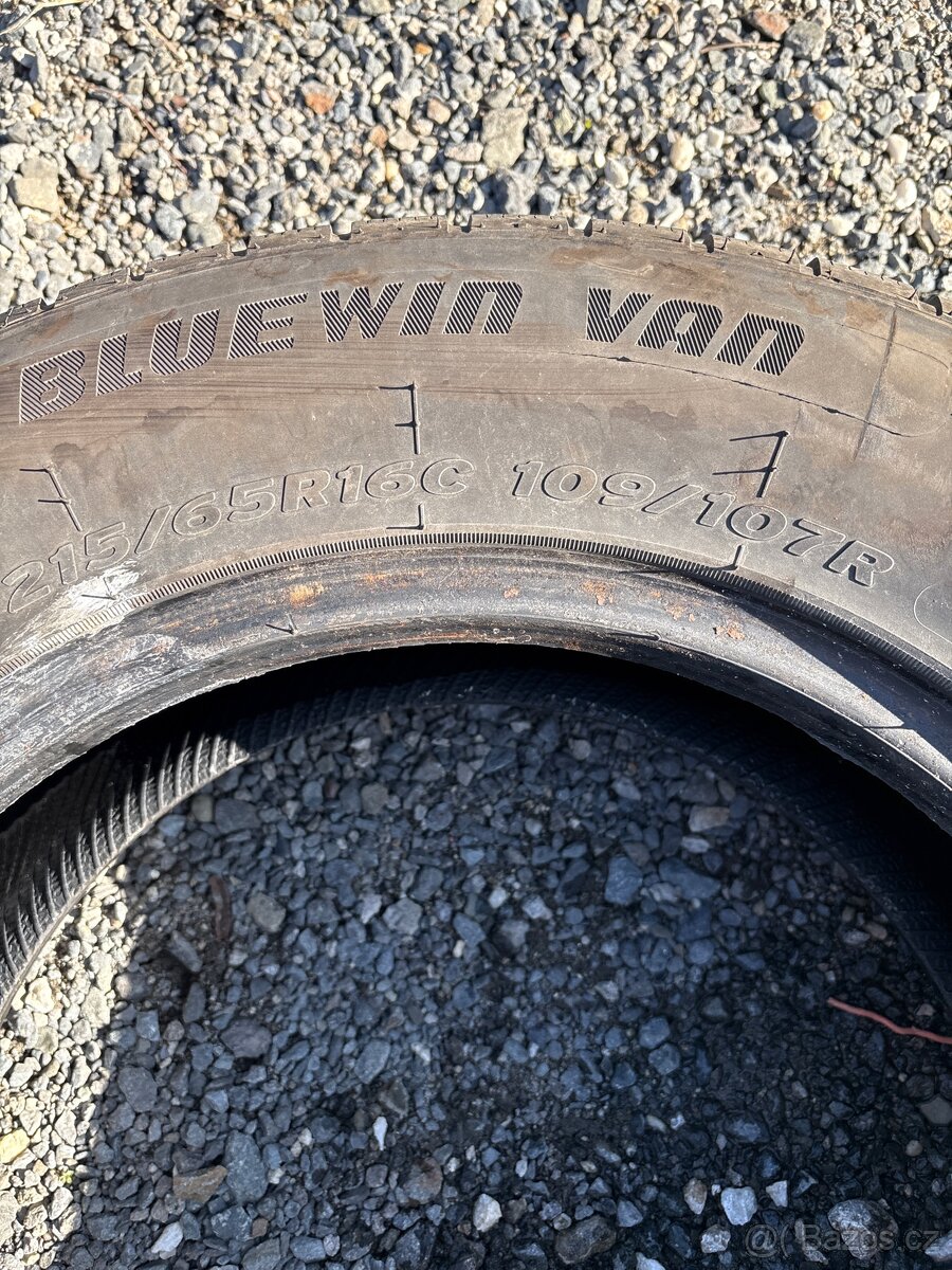 Zimní pneu 215/65/16C 109/107R prodáno - 2