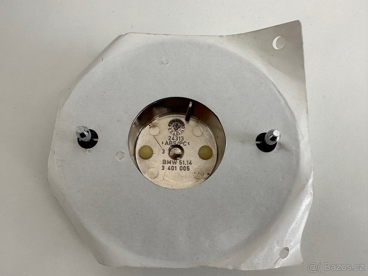 Znak BMW X3 e83 originální - uloženka - 2