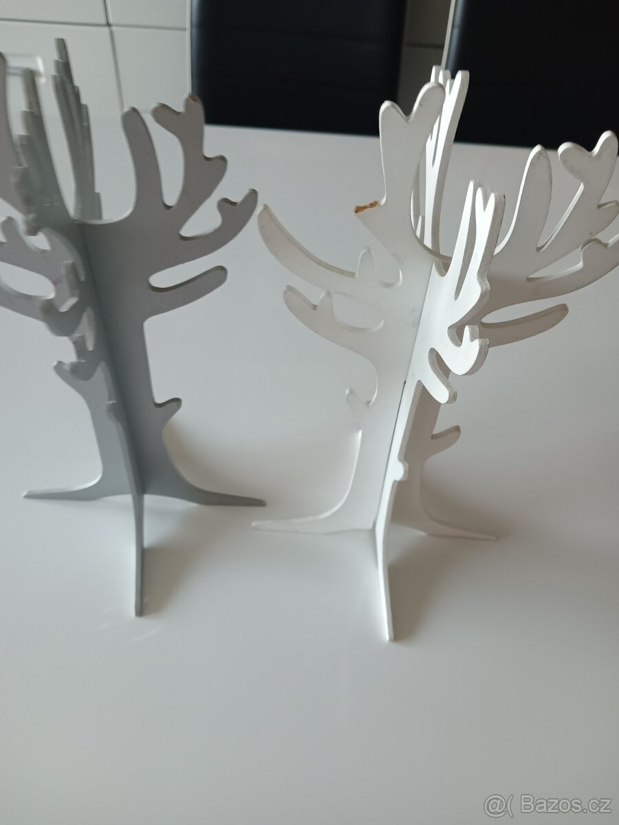 Dřevěné stromky na šperky. Kus - 2