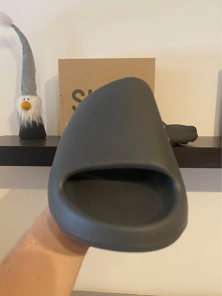 Yeezy Slide Granite - 2