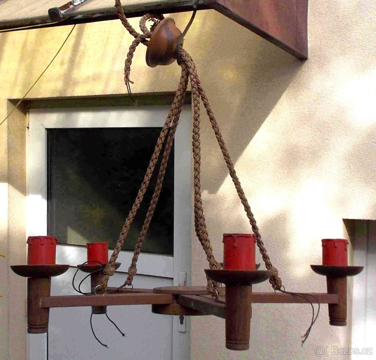 vysavač Electrolux, lustr dřevěný pětiramenný - 2