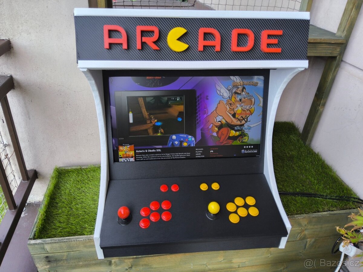 Herní arcade automat - 2