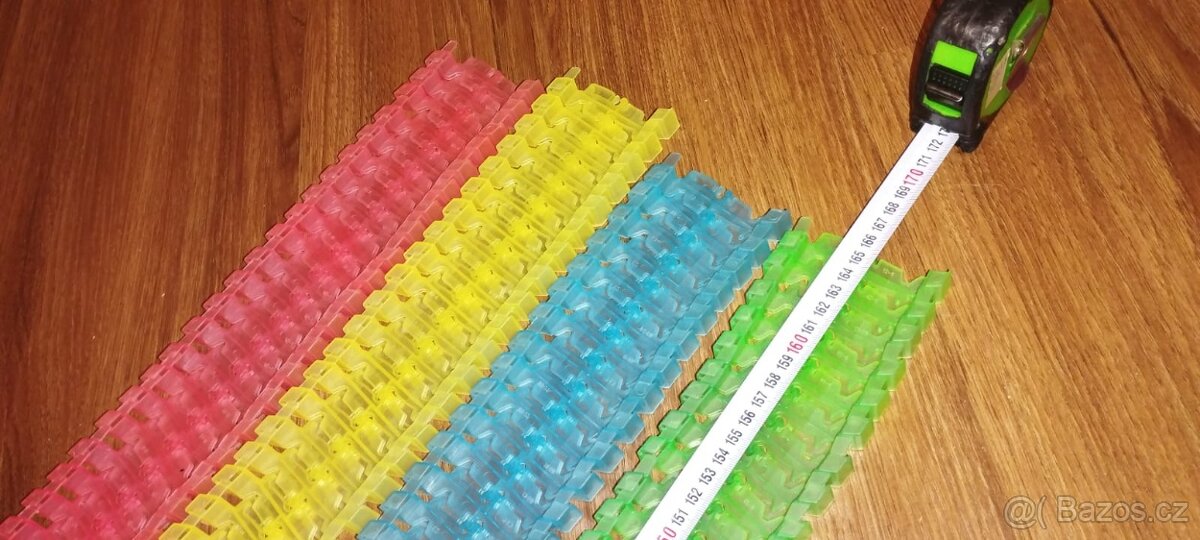 flexibilní autodráha, svítící auta - 2