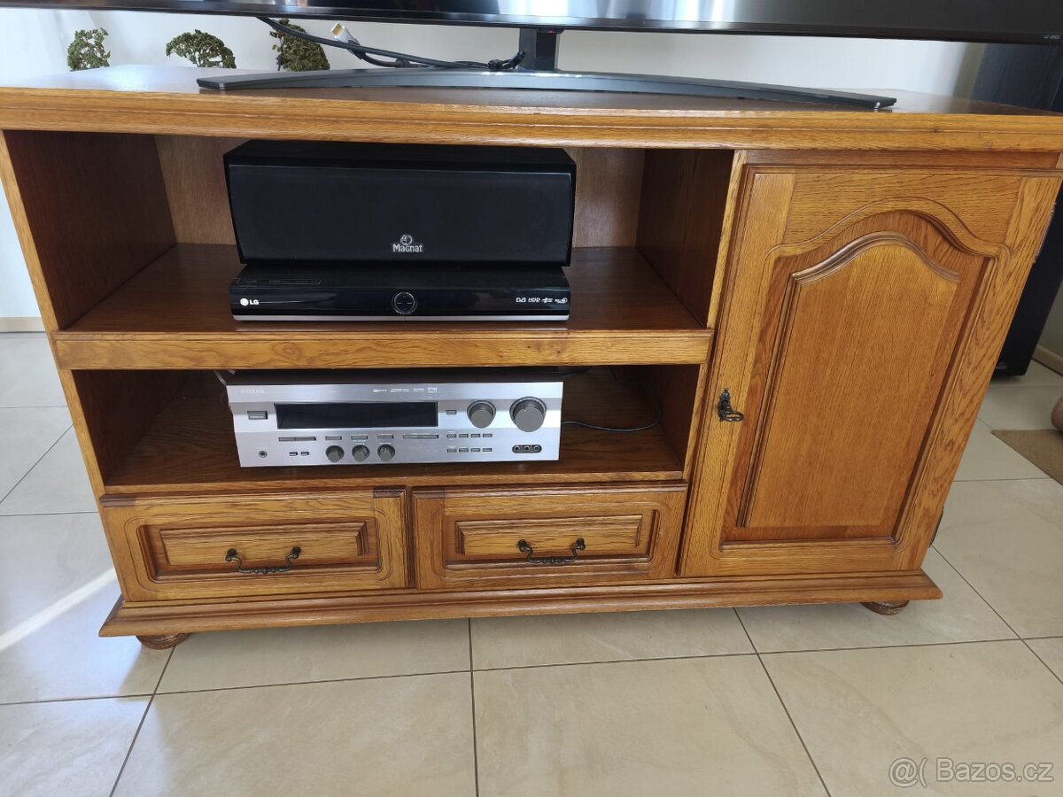 Nábytek z masivu - 2