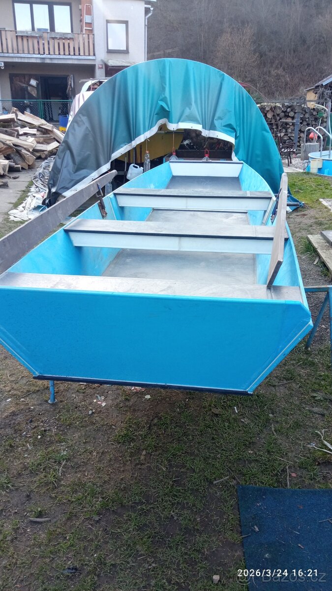 Plastová pramice - 2