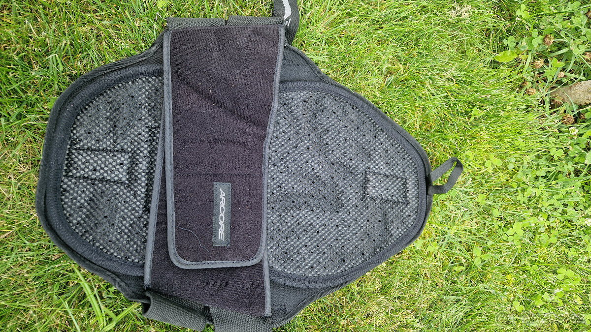 chránič páteře - 2